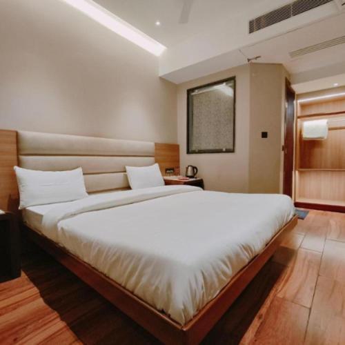 Hotel Ashish Continental Phagwāra Buitenkant foto