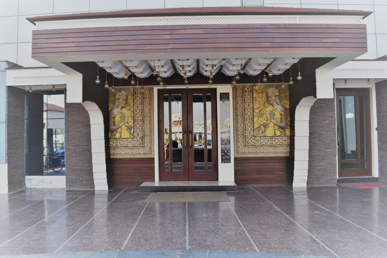 Hotel Ashish Continental Phagwāra Buitenkant foto