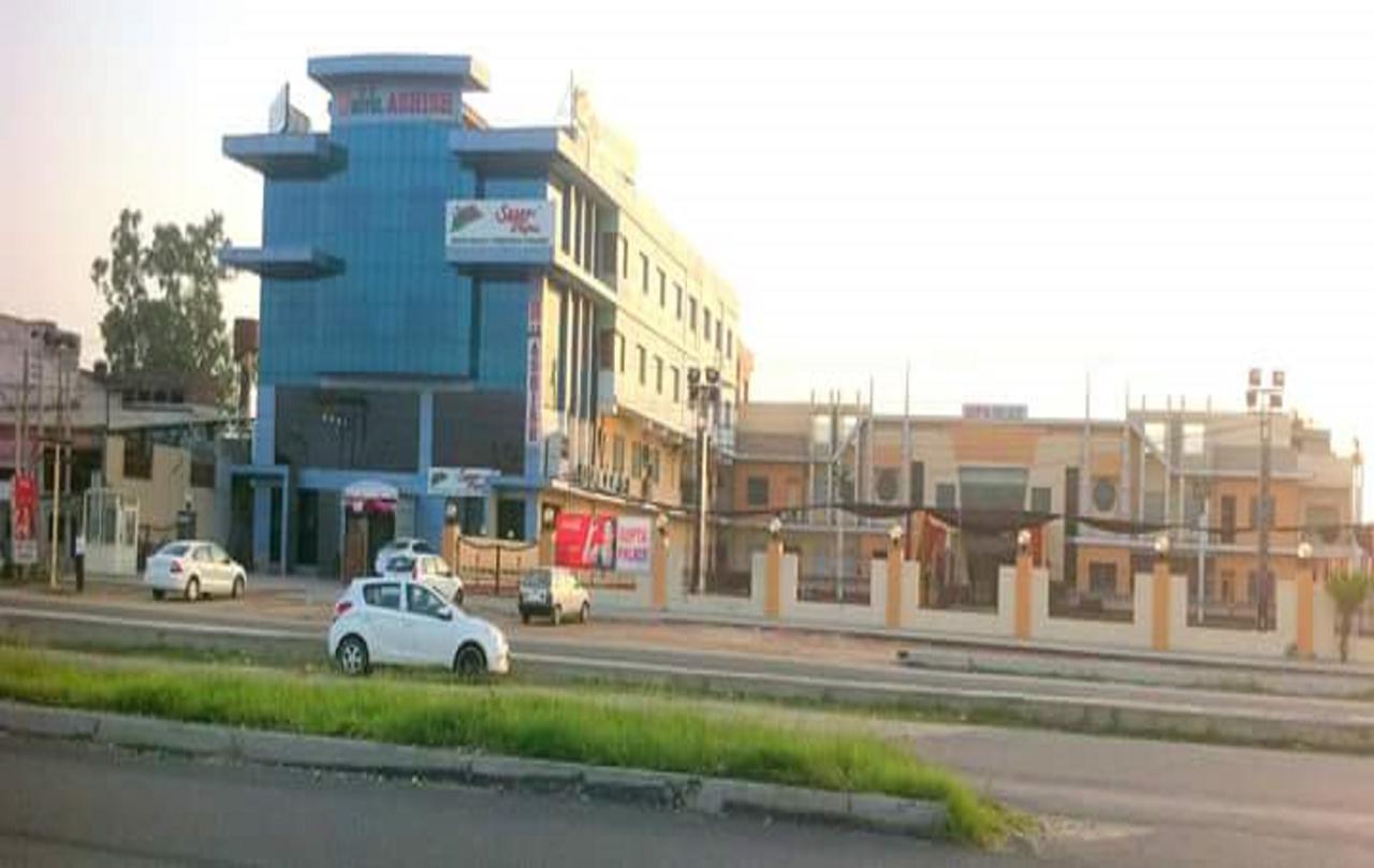 Hotel Ashish Continental Phagwāra Buitenkant foto